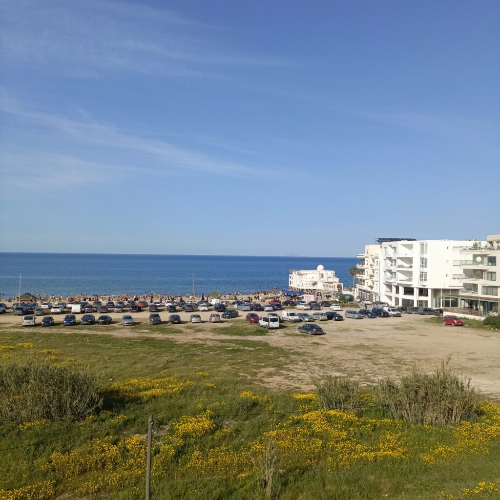 مشي في ضاحية المرسى…