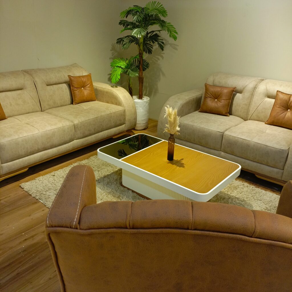 معرض الأثاث بالشرڨية، حي الخضراء…